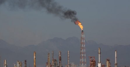 Nakon što je Tramp potpisao paket pomoći CIJENE NAFTE SU PORASLE!