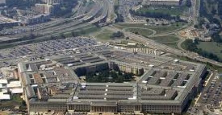 PENTAGON PRIZNAO: Vojska premjestila nosač aviona s obale Somalije i razlog je poznat!