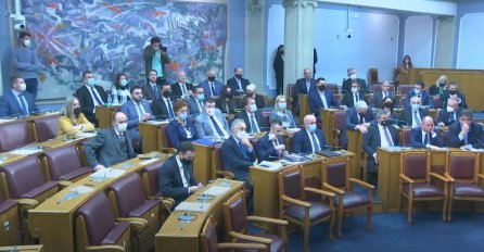 Poslanici Skupštine Crne Gore odbili raspravu o genocidu u Srebrenici