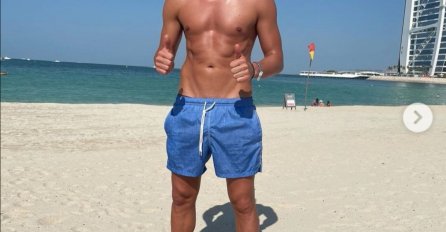 DUŠKO TOŠIĆ OBJAVIO SLIKE SA PLAŽE, A SADA SE OGLASILA I KARLEUŠA: Evo šta je objavila na Instagramu! SVIMA POKAZALA 