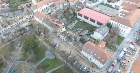 Prizori totalnog uništenja iz zraka: Ovako izgleda Petrinja nakon razornog zemljotresa, grad sravnjen sa zemljom