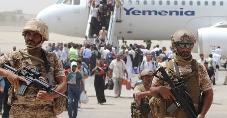 Eksplozije su pogodile jemenski aerodrom Aden po dolasku nove vlade!