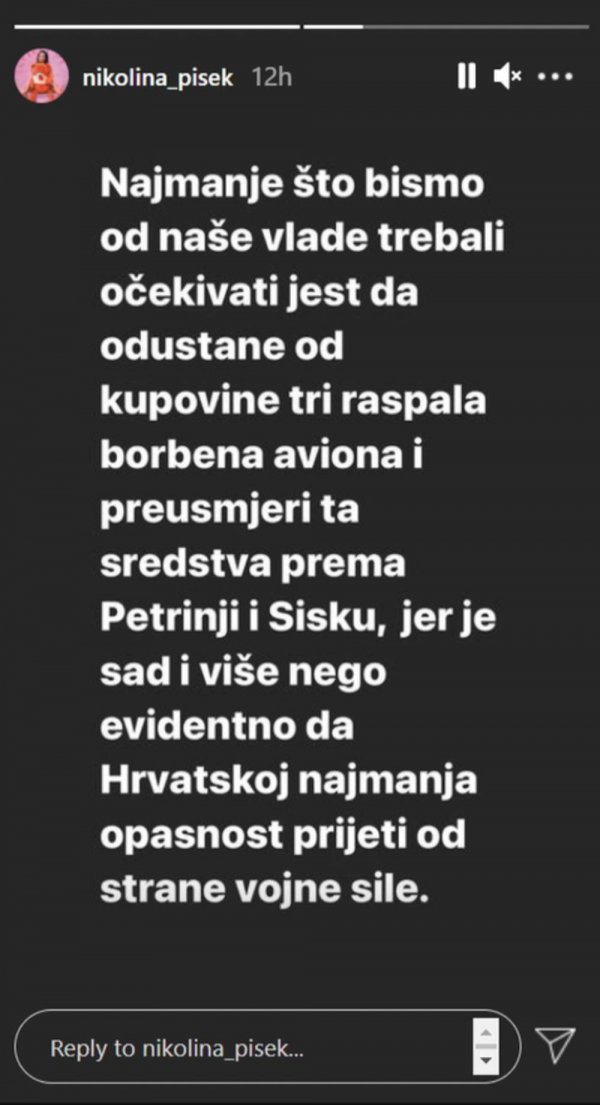 867371-nikolila-pisek-ff