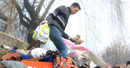 Jučer je izgubio brata i nećaka, danas pokušava spasiti šta još može