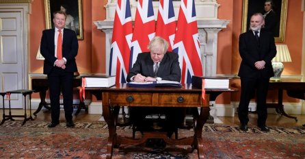 Britanija i EU potpisale konačan ugovor dan uoči konačnog Brexita