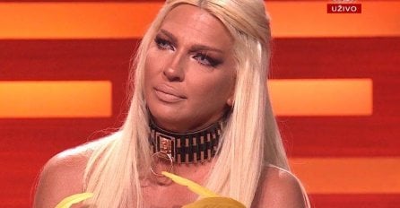 KARLEUŠA ZAPLAKALA U EMISIJI UŽIVO, SLOMILA SE I TRAŽILA REKLAME: Evo šta se desilo (FOTO)