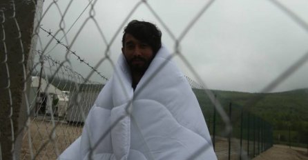 PROTEST GRAĐANA ISPRED KAMPA "BIRA" Savjet ministara poziva vlasti Unsko-sanskog kantona da poštuju važeću odluku