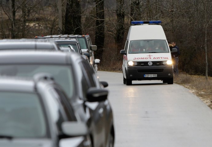 Pogrebna vozila odvezla su beživotna tijela nastradalih tinedžera u Posušju