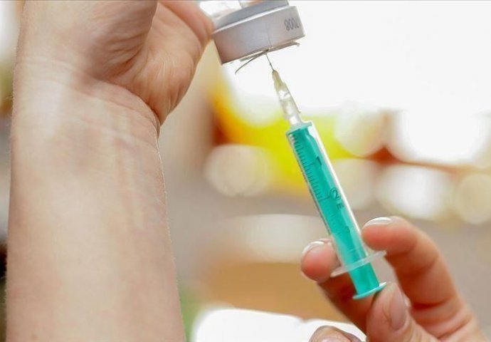 Farmaceut namjerno uništio 500 doza vakcine protiv koronavirusa u Viskonsinu