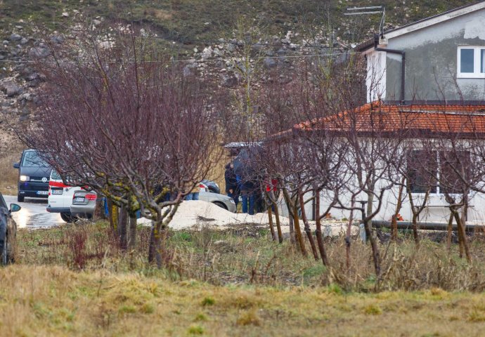 Agregat iz kojeg je izlazio plin radio i u trenutku kada su istražitelji ušli u vikendicu 
