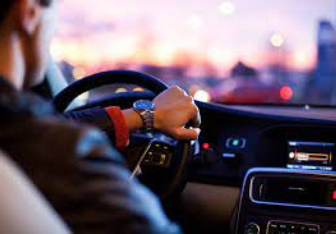 KORISNI SAVJETI: Šta treba da uradite ako vozite auto tokom zemljotresa