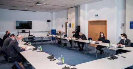 EPILOG SASTANKA AMBASADORA SA MINISTROM CIKOTIĆEM: Što prije opremiti kamp za migrante u Lipi