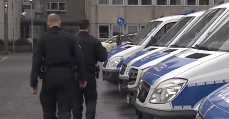 INCIDENT U NJEMAČKOJ: Nepoznata osoba pet puta PUCALA NA VOZ