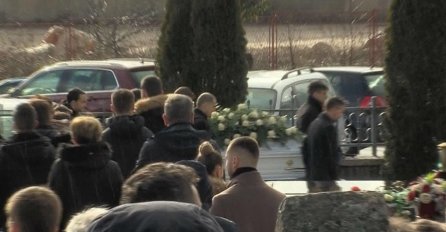 Uz kišu lile su i suze: Posljednje zbogom za Mirelu i Stjepana (VIDEO)