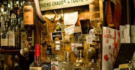 Uhpšena majka nakon što je svoje jednogodišnje dijete ostavila u automobilu, dok je ona bila u baru!