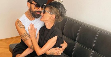 TUŽNA SCENA IZ BOLNICE, BOŽO VREĆO OTPRATIO MAJKU NA OPERACIJU: Objavio sliku, plakala kad su se rastajali 