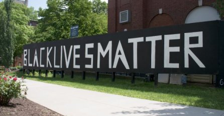 Dok policija istražuje ko je ukrao prvi baner "Black Lives Matter" i drugi je nestao!