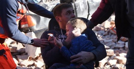 Poklonili auto porodici  koja je izvučena iz smrskanog Pola: Dječaku Leonu stiglo još jedno iznenađenje