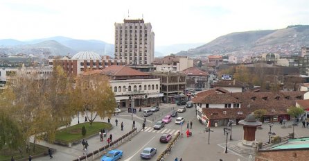 IZ: Policajac vršio malu nuždu u haremu džamije, očekujemo reakciju MUP-a