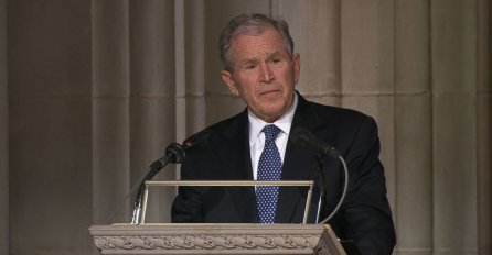 Bush: S nevjericom i zgražanjem gledam scene haosa u sjedištu Vlade