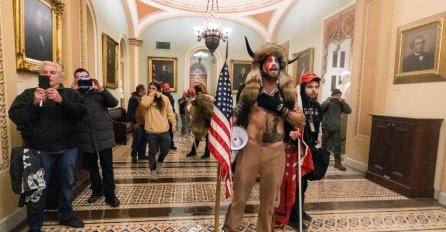 KO JE "TRAMPOV BIZON" PREDVODNIK: Tokom nereda su svi gledali u OVOG MUŠKARCA!