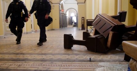 Rašivanje američke stvarnosti nije uvod u fašističku revoluciju, ali jest ubrzano puzanje prema nasilnoj asimetričnoj balkanizaciji