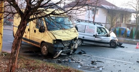 Saobraćajna nesreća u BiH: Povrijeđeni prevezeni u bolnicu