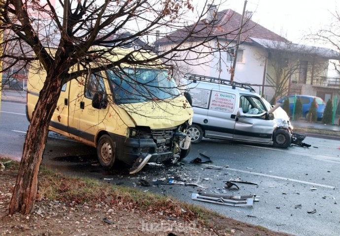 Saobraćajna nesreća u BiH: Povrijeđeni prevezeni u bolnicu