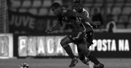 IMAO JE SAMO 24 GODINE: Preminuo Brazilac koji se srušio na terenu, fudbalska javnost u šoku