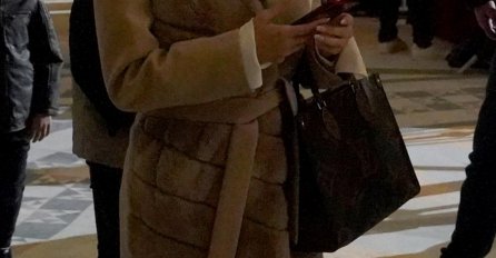 CECA SE SINOĆ OVAKO OBUČENA POJAVILA U CRKVI: A pogledajte kako se za Božić obukla LUNA! SVI GLEDAJU U STAJLINGE PJEVAČICA (FOTO)