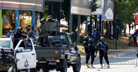 Grupa vojnika upala u Parlament Gane poslije spora vlasti i opozicije