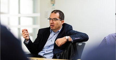 Izvršni direktor Moderne otkrio koliko vremena vakcina može djelovati!