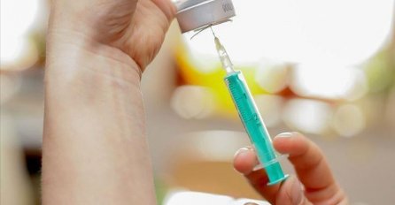 Federacija BiH u prvom krugu nabavke osigurala 800.000 doza vakcina