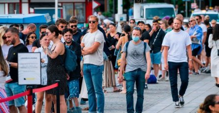 Švedska pooštrava restrikcije za prevenciju od koronavirusa, ali bez lockdowna!