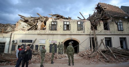 Snimci satelita i dronova prikazuju štetu od potresa u Petrinji, Sisku i Glini