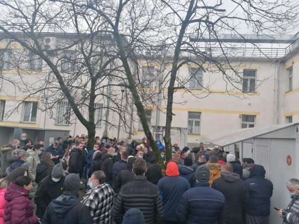 banja-luka-testiranje-korona-guzva-poliklinika-covid-3