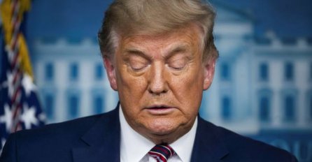 Sve više problema za Trampa, moguć opoziv, ugašen Twitter