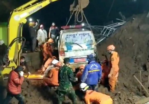 2021-01-10t032704z-1690719061-rc2r4l9vipk0-rtrmadp-3-indonesia-landslides