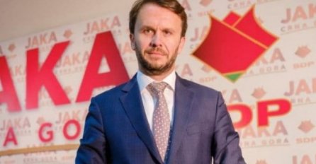 Raško Konjević: Da li Krivokapić predstavlja Vladu uvijek i na svakom mjestu?