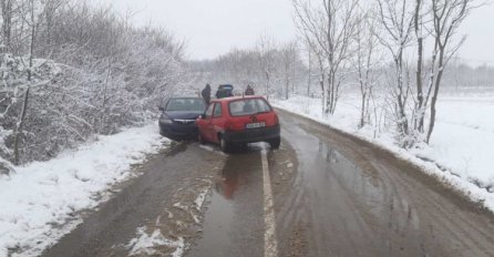 Svekar i snaha sudarili se vozilima kod Bijeljine