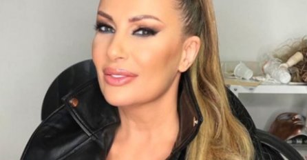 PROSLAVILA SE HITOM "AH, TUGO, TUGO", A ONDA JE USLIJEDđIO BOLAN GUBITAK: Evo kako danas izgleda Elma Sinanović (FOTO)