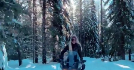 KARLEUŠA SLIKAMA SA PLANINE ZAPALILA INSTAGRAM: Skinula zimsko odijelo i pozirala, SVI NA KOPAONIKU SAMO U NJU GLEDALI (FOTO)