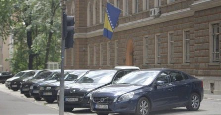 Kako su institucije u RS-u trošile milione za nabavku službenih vozila? / Neka su kupljena i po duplo većoj cijeni