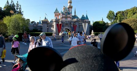 Disneyland dobio novu funkciju - "Super Point-of-Dispening" mjesto za vakcinaciju protiv koroanvirusa!