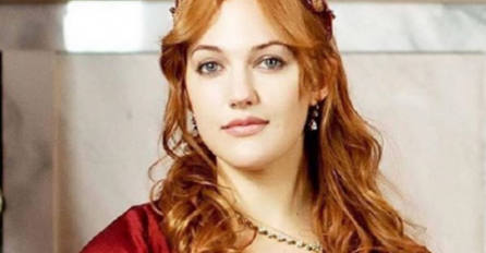 LIJEPA HUREM SE PORODILA Šuška se da je otac bebe TURSKI GLUMAC za kojim žene lude (FOTO)