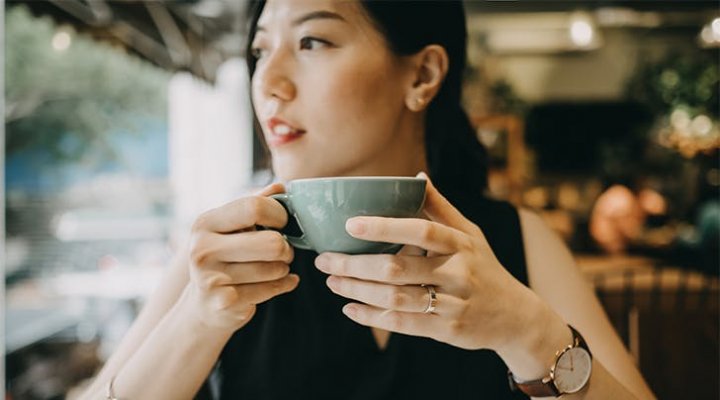 woman-drinking-a-cup-of-coffee