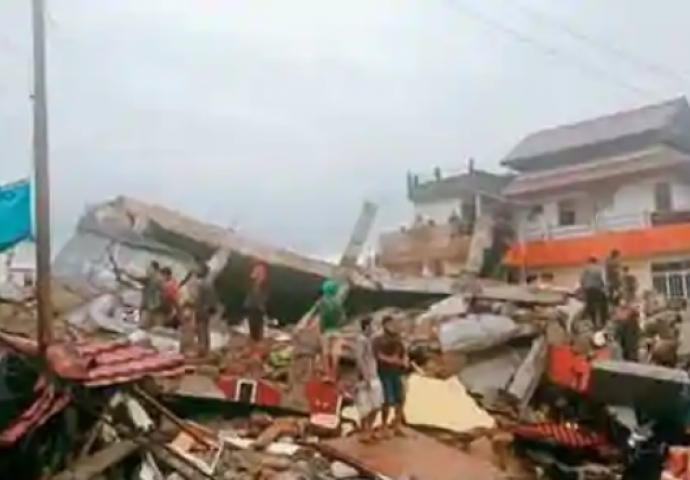 6,2 STEPENA PO RICHTERU, snažan zemljotres u Indoneziji: Srušila se bolnica, poginulo najmanje 30 osoba