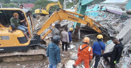 Poginulo najmanje 30 ljudi: Snažan zemljotres u Indoneziji, srušila se bolnica