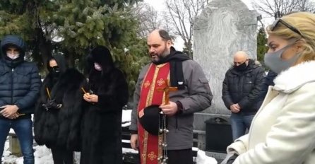 CECA SA VELJKOM I ANASTASIJOM STIGLA NA POMEN ARKANU: Ali nisu sami, EVO KO JE JOŠ DOŠAO (FOTO)