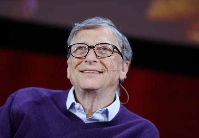 Ne, Bill Gates ne ograničava putovanja niti može da “uvede kovid pasoše”